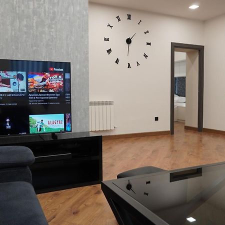 Lovely, Newly Remodeled Apartment In Yerevan! Zewnętrze zdjęcie