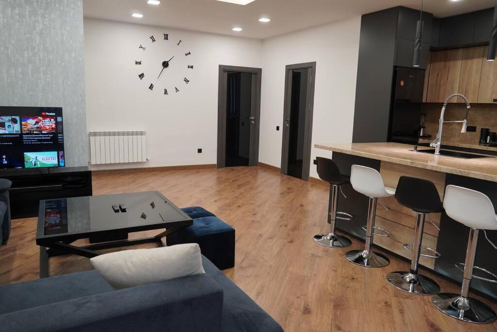 Lovely, Newly Remodeled Apartment In Yerevan! Zewnętrze zdjęcie